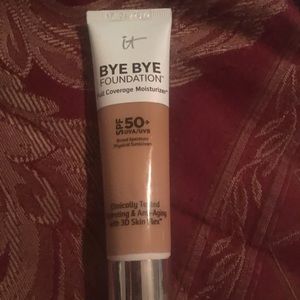 IT COSMETICS BYE BYE FOUNDATION SPF 50 IN TAN